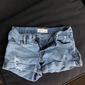 Gap 3" Shorts